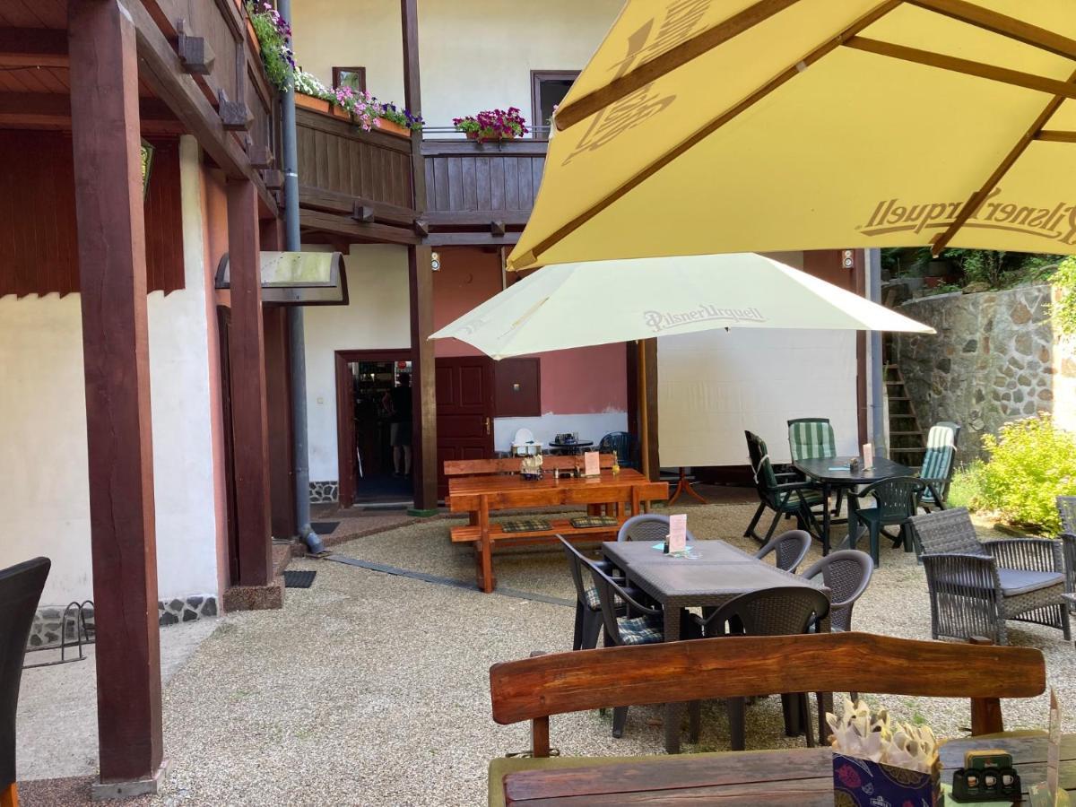 Country House & Restaurant Hronec Extérieur photo